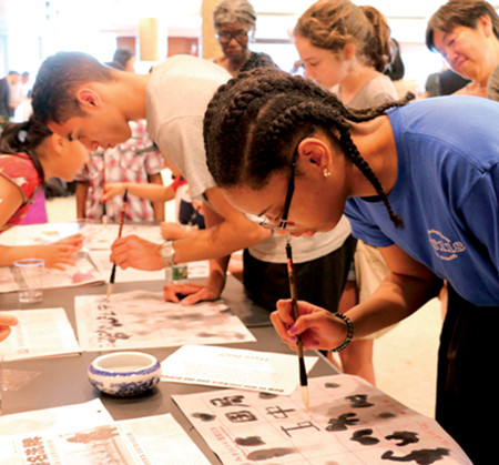 Students take to Chinese culture on consulate's Open Day