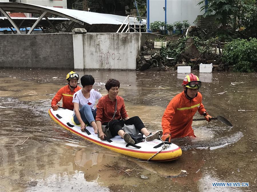 Over 100 flights cancelled, delayed due to rainstorm in Xiamen