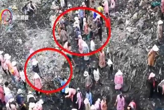 Yunnan TV, which broke the story on the incident on Thursday, said every time the local anti-smuggling office has buried such smuggled food in landfills in the past two years or so, villagers have dug it up. (Photo/yntv.cn) Yunnan TV, which broke the story on the incident on Thursday, said every time the local anti-smuggling office has buried such smuggled food in landfills in the past two years or so, villagers have dug it up. (Photo/yntv.cn)