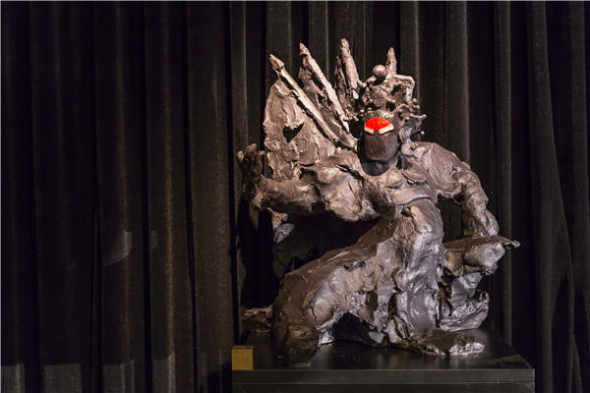 A bronze figure by Yu Zuokun depicts the Peking Opera character Zhao Yun, a military general who lived in the Three Kingdoms period (220-280).(Photo provided to China Daily) A bronze figure by Yu Zuokun depicts the Peking Opera character Zhao Yun, a military general who lived in the Three Kingdoms period (220-280).(Photo provided to China Daily)