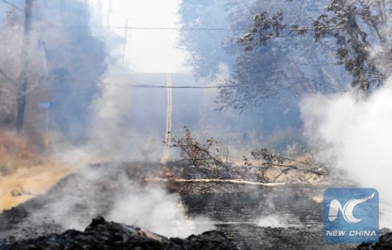 Hawaiis residents may breathe toxic gases after strongest earthquakes in 10 years