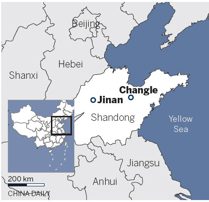 The jewelry store she ran with her husband for more than 10 years is making an annual turnover of 10 million yuan now.
