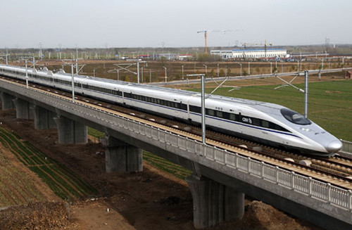 Hong Kong's Mass Transit Railway Corp has signed a 160-million-yuan order with China CNR Co for 23 locomotives with proprietary technologies developed by its subsidiary in Dalian. [Photo/China Daily] 