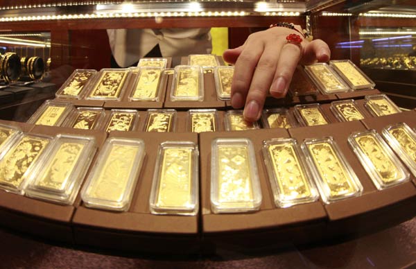 Chinese gold investment demand surged from 15 metric tons in 2006 to 274 metric tons in 2012, according to data from the World Gold Council. Xie Zhengyi/for China Daily