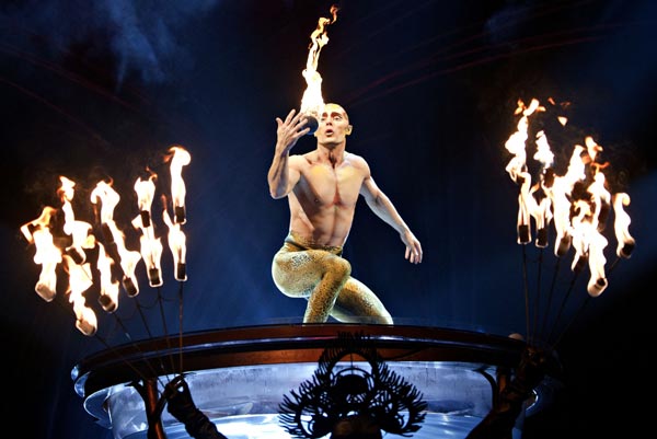 Circus troupe Cirque du Soleil performs the show Amaluna in Montreal, Canada. Chinese conglomerate Fosun International is to hold a minority stake in the troupe. (Photo/Xinhua) Circus troupe Cirque du Soleil performs the show Amaluna in Montreal, Canada. Chinese conglomerate Fosun International is to hold a minority stake in the troupe. (Photo/Xinhua)