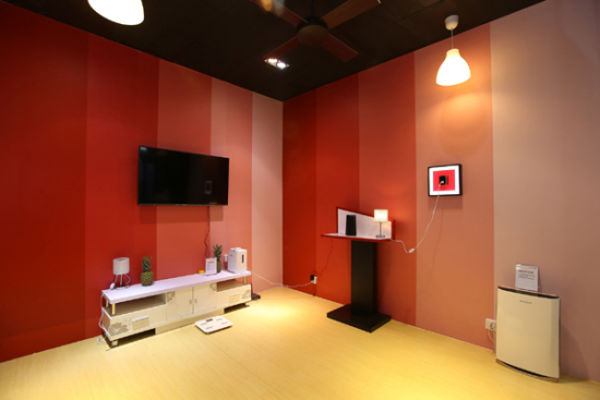 A showroom displayed on May 25 at the Shanghai CES Asia 2015 shows smart home appliances supported by JD+ project. (Photo provided to chinadaily.com.cn) A showroom displayed on May 25 at the Shanghai CES Asia 2015 shows smart home appliances supported by JD+ project. (Photo provided to chinadaily.com.cn)
