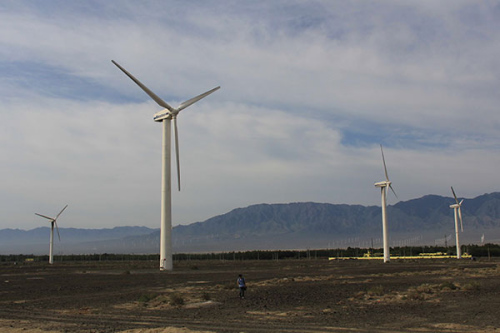 Wind power generation has seen rapid growth in recent years in the Xinjiang Uygur autonomous region and its wind turbines have been sold to 14 countries. (Photo/China Daily) Wind power generation has seen rapid growth in recent years in the Xinjiang Uygur autonomous region and its wind turbines have been sold to 14 countries. (Photo/China Daily)