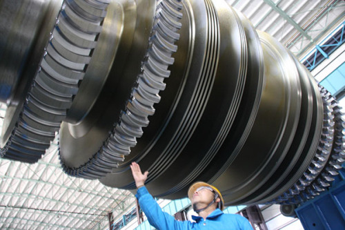 A rotor used in nuclear plants being produced in Deyang, Sichuan province. Sichuan has become the country's first province to open its nuclear power sector to private investment. (Kou Yuanlin/For China Daily)