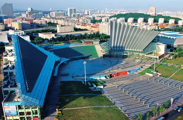 The cultural square, with a library, an exhibition center, a theater and a leisure squarea is a landmark in Jinpu New District,Dalian, in Liaoning province. (Photo provided to China Daily) The cultural square, with a library, an exhibition center, a theater and a leisure squarea is a landmark in Jinpu New District,Dalian, in Liaoning province. (Photo provided to China Daily)