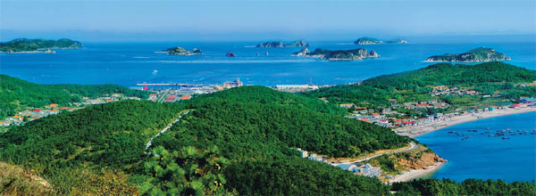 Zhuanghe in Liaoning province has a picturesque landscape and abundant natural resources, including the city's famous Haiwangjiudao, meaning nine islands of the king of the ocean. (Photo provided to China Daily) Zhuanghe in Liaoning province has a picturesque landscape and abundant natural resources, including the city's famous Haiwangjiudao, meaning nine islands of the king of the ocean. (Photo provided to China Daily)
