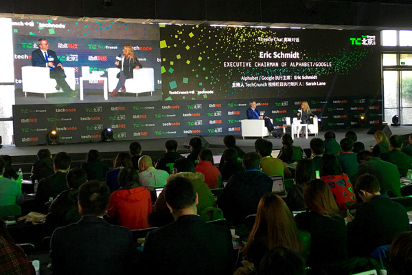 Eric Schmidt, executive chairman of Alphabet Inc, joins a fireside chat on November 2, 2015 during the TechCrunch Beijing summit held in Beijing. (Photo by Liu Zheng/chinadaily.com.cn)