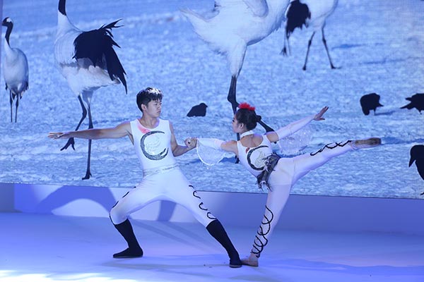 Crane dance of Qigihar, Heilongjiang province. (Photo provided to China Daily) Crane dance of Qigihar, Heilongjiang province. (Photo provided to China Daily)