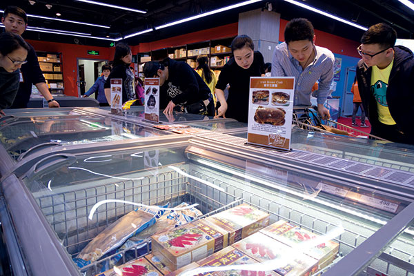 From bricks-and-mortar stores to online shopping platforms, imported foods are enjoying unprecedented popularity among Chinese consumers. (Photo/China Daily) From bricks-and-mortar stores to online shopping platforms, imported foods are enjoying unprecedented popularity among Chinese consumers. (Photo/China Daily)