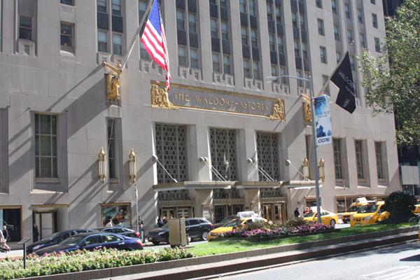 The Waldorf Astoria, a landmark New York hotel, was sold to Anbang Insurance Group for $1.95 billion, one of the highest prices per room ever paid for a US hotel. (Photo: China Daily/Jack Freifelder) The Waldorf Astoria, a landmark New York hotel, was sold to Anbang Insurance Group for $1.95 billion, one of the highest prices per room ever paid for a US hotel. (Photo: China Daily/Jack Freifelder)