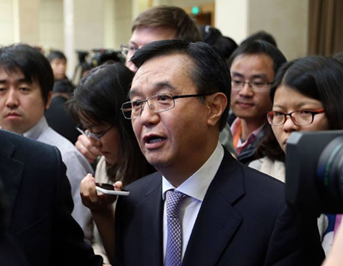 Minister of Commerce Gao Hucheng talks with reporters after a news conference in Beijing on Tuesday. WANG ZHUANGFEI / CHINA DAILY Minister of Commerce Gao Hucheng talks with reporters after a news conference in Beijing on Tuesday. WANG ZHUANGFEI / CHINA DAILY