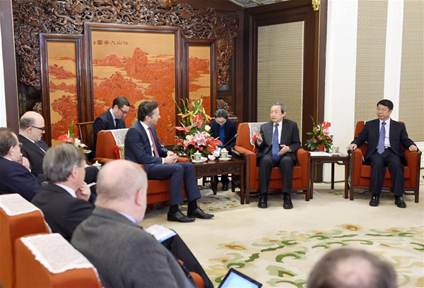 Chinese Vice Premier Ma Kai (2nd R) meets with an European delegation in Beijing, capital of China, Feb. 26, 2016. The delegation was led by Eurogroup President Jeroen Dijsselbloem, Vice President of the European Central Bank (ECB) Vitor Constancio and Pierre Moscovici, the EU commissioner for economic and financial affairs, taxation and customs.(Xinhua/Wang Ye) Chinese Vice Premier Ma Kai (2nd R) meets with an European delegation in Beijing, capital of China, Feb. 26, 2016. The delegation was led by Eurogroup President Jeroen Dijsselbloem, Vice President of the European Central Bank (ECB) Vitor Constancio and Pierre Moscovici, the EU commissioner for economic and financial affairs, taxation and customs.(Xinhua/Wang Ye)