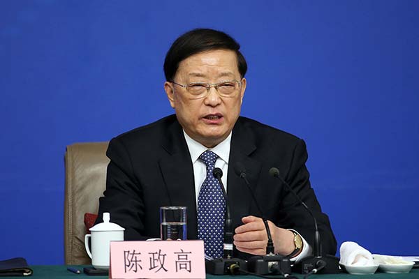 Chen Zhenggao, minister of housing and urban-rural development, speaks at a media briefing during the two sessions in Beijing, Mar 15, 2016. (Wang Zhuangfei / China Daily) Chen Zhenggao, minister of housing and urban-rural development, speaks at a media briefing during the two sessions in Beijing, Mar 15, 2016. (Wang Zhuangfei / China Daily)