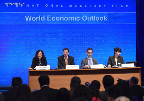 Maurice Obstfeld (2nd L), chief economist at the International Monetary Fund (IMF), attends the Press Briefing on World Economic Outlook at the IMF headquarters in Washington D.C., the United States, April 12, 2016. (Photo: Xinhua/Yin Bogu) Maurice Obstfeld (2nd L), chief economist at the International Monetary Fund (IMF), attends the Press Briefing on World Economic Outlook at the IMF headquarters in Washington D.C., the United States, April 12, 2016. (Photo: Xinhua/Yin Bogu)