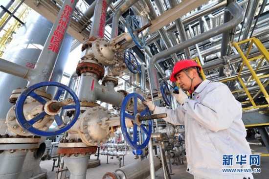 PetroChina, the country's leading oil and gas producer, posted profit losses for the first quarter on Thursday, citing plummeting international oil prices. (Xinhuanet file photo) PetroChina, the country's leading oil and gas producer, posted profit losses for the first quarter on Thursday, citing plummeting international oil prices. (Xinhuanet file photo)