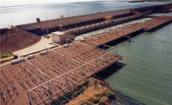 The Ilha Solteira hydroelectric plant on the Parana River near Ilha Solteira in Sao Paulo, which CTG won in a recent bidding to operate the Brazilian hydroelectric power plant.REN WEIHONG/CHINA DAILY The Ilha Solteira hydroelectric plant on the Parana River near Ilha Solteira in Sao Paulo, which CTG won in a recent bidding to operate the Brazilian hydroelectric power plant.REN WEIHONG/CHINA DAILY