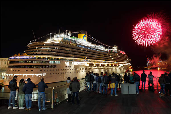Tourists enjoy various kinds of facilities on board Costa cruises. Photos provided to China Daily Tourists enjoy various kinds of facilities on board Costa cruises. Photos provided to China Daily