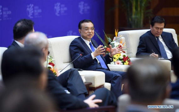 Chinese Premier Li Keqiang talks with business leaders on the sidelines of the China Big Data Industry Summit & China E-commerce Innovation and Development Summit in Guiyang, capital of southwest China's Guizhou Province, May 24, 2016.(Photo: Xinhua/Zhang Duo) Chinese Premier Li Keqiang talks with business leaders on the sidelines of the China Big Data Industry Summit & China E-commerce Innovation and Development Summit in Guiyang, capital of southwest China's Guizhou Province, May 24, 2016.(Photo: Xinhua/Zhang Duo)