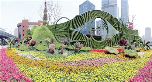 A parterre is furnished for the upcoming G20 summit in Hangzhou, Zhejiang Province. (Photo/www.ce.cn) A parterre is furnished for the upcoming G20 summit in Hangzhou, Zhejiang Province. (Photo/www.ce.cn)