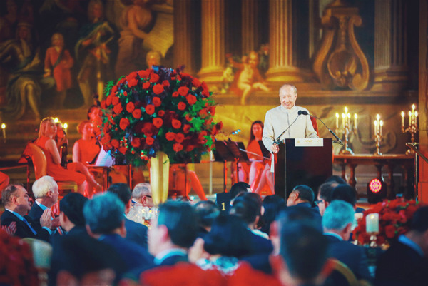 Chen Feng, Chairman of HNA Group, gives a speech at a HNA Group charity dinner at the Old Royal Naval College on June 27, 2016 in London. (Photo provided to China Daily) Chen Feng, Chairman of HNA Group, gives a speech at a HNA Group charity dinner at the Old Royal Naval College on June 27, 2016 in London. (Photo provided to China Daily)