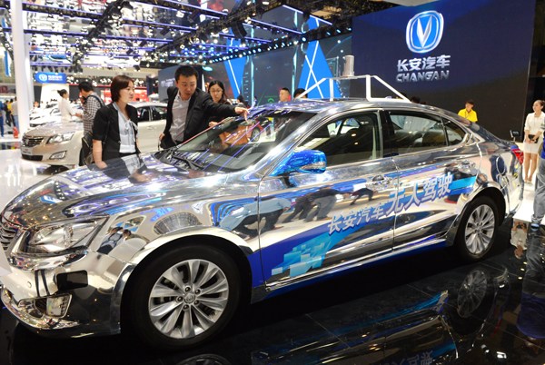 Chinese carmaker Changan displays its autonomous car at the Beijing auto show in April, after it completed a 1,931-kilometer autonomous driving test from Chongqing to Beijing. Hu Qingming / For China Daily Chinese carmaker Changan displays its autonomous car at the Beijing auto show in April, after it completed a 1,931-kilometer autonomous driving test from Chongqing to Beijing. Hu Qingming / For China Daily