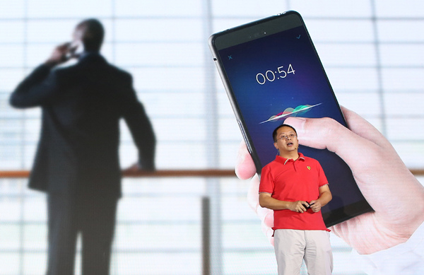 Qihoo CEO Zhou Hongyi at the release of the company's new phone on August 23, 2016 in Beijing. (PROVIDED TO CHINA DAILY) Qihoo CEO Zhou Hongyi at the release of the company's new phone on August 23, 2016 in Beijing. (PROVIDED TO CHINA DAILY)