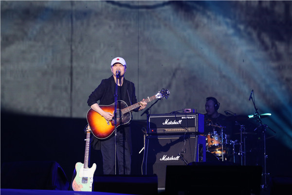 Chinese rocker Cui Jian in performance organized by QQ Music. (Photo provided to China Daily) Chinese rocker Cui Jian in performance organized by QQ Music. (Photo provided to China Daily)