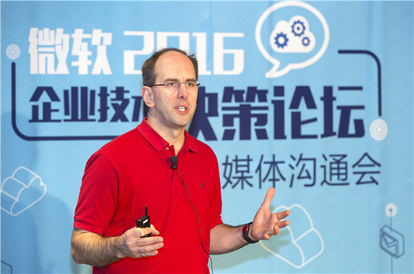 Scott Guthrie, executive vice-president of Microsoft cloud and enterprise group, at a meeting with media on Sept 21,2016 in Beijing.FENG YONGBIN/CHINA DAILY Scott Guthrie, executive vice-president of Microsoft cloud and enterprise group, at a meeting with media on Sept 21,2016 in Beijing.FENG YONGBIN/CHINA DAILY