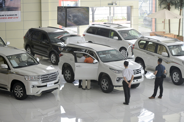 Parallel-imported vehicles are displayed at the Qianhai Bay free trade port zone in Shenzhen. (Photo provided to China Daily) Parallel-imported vehicles are displayed at the Qianhai Bay free trade port zone in Shenzhen. (Photo provided to China Daily)