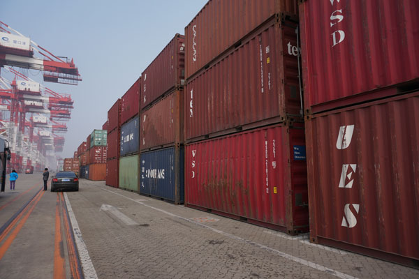 Containers at the Yingkou port in Yingkou city, Northeast China's Liaoning province on Oct 19, 2016. (Photo by Yao Yao/ chinadaily.com.cn) Containers at the Yingkou port in Yingkou city, Northeast China's Liaoning province on Oct 19, 2016. (Photo by Yao Yao/ chinadaily.com.cn)
