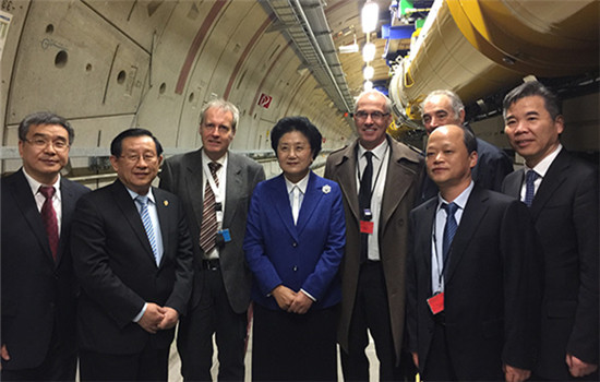Vice-Premier Liu Yandong calls for more cooperation with Germany when she visited on Thursday Hamburg-based German Electron Synchrotron (DESY) and the European x-ray free electron laser (European XFEL), a research laser facility scheduled to start operating in 2017. (Fu Jing/chinadaily.com.cn) Vice-Premier Liu Yandong calls for more cooperation with Germany when she visited on Thursday Hamburg-based German Electron Synchrotron (DESY) and the European x-ray free electron laser (European XFEL), a research laser facility scheduled to start operating in 2017. (Fu Jing/chinadaily.com.cn)