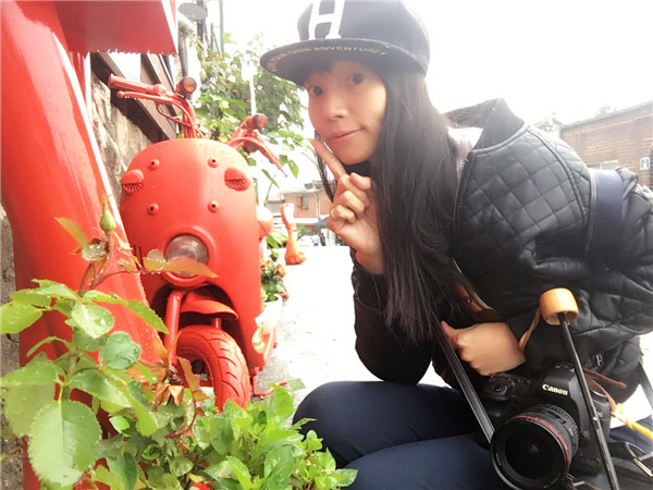 Lin Tingting takes a selfie during an invited trip to Seoul, South Korea. (Photo provided to China Daily) Lin Tingting takes a selfie during an invited trip to Seoul, South Korea. (Photo provided to China Daily)