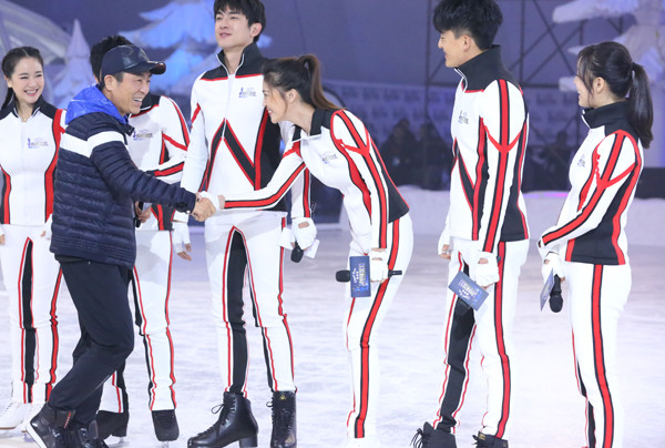 Zhang Yimou (second from the left) and other Chinese entertainment celebrities at the premiere's news conference of the Chinese version of the UK's Dancing on Ice in Beijing. YU FAN / FOR CHINA DAILY Zhang Yimou (second from the left) and other Chinese entertainment celebrities at the premiere's news conference of the Chinese version of the UK's Dancing on Ice in Beijing. YU FAN / FOR CHINA DAILY