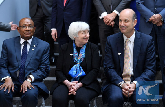 Federal Reserve chair Janet Yellen(C) is seen before a family photo with G20 finance ministers and central bank governors in Washington D.C., capital of the United States, April 21, 2017. (Xinhua/Yin Bogu) Federal Reserve chair Janet Yellen(C) is seen before a family photo with G20 finance ministers and central bank governors in Washington D.C., capital of the United States, April 21, 2017. (Xinhua/Yin Bogu)