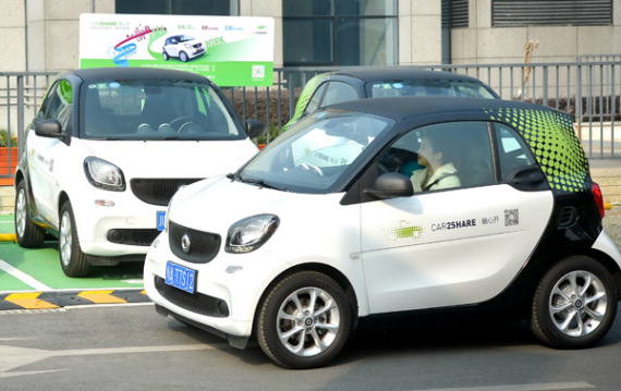 A woman drives a vehicle of Car2Share service in Chengdu, capital of Sichuan province. TAN XI / FOR CHINA DAILY A woman drives a vehicle of Car2Share service in Chengdu, capital of Sichuan province. TAN XI / FOR CHINA DAILY