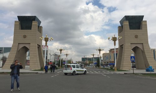 A visitor takes a photo of the China-Kazakhstan Horgos Frontier International Cooperation Center on April 23. Photo: Wang Cong/GT A visitor takes a photo of the China-Kazakhstan Horgos Frontier International Cooperation Center on April 23. Photo: Wang Cong/GT