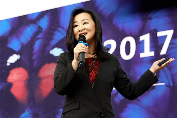Elaine Chang, president of Amazon China, says she takes a lot of pride in hiring people smarter than me in specific areas. (Photo provided to China Daily) Elaine Chang, president of Amazon China, says she takes a lot of pride in hiring people smarter than me in specific areas. (Photo provided to China Daily)
