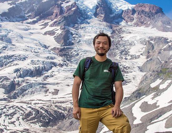 Ren Xiaofeng, former senior principal scientist at Amazon and a Chinese citizen, has taken on the role as chief scientist and deputy dean at Alibaba's Institute of Data Science and Technologies, its global research and development center.(Photo/cs.com.cn)