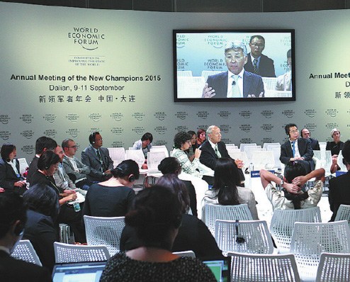Business leaders and scholars share their insights on the economic development trends during the 2015 Summer Davos Forum. (Photo by WANG ZHUANGFEI/CHINA DAILY) Business leaders and scholars share their insights on the economic development trends during the 2015 Summer Davos Forum. (Photo by WANG ZHUANGFEI/CHINA DAILY)