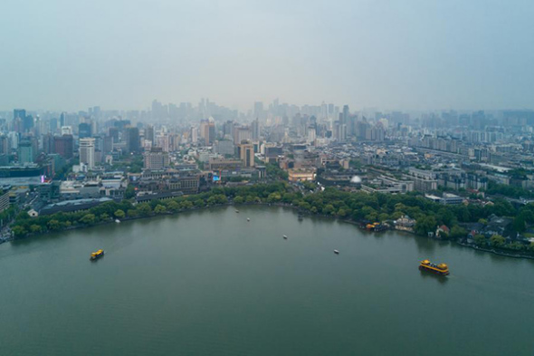 Residential buildings around West Lake in Hangzhou, Zhejiang province on on May 1, 2017. (Photo/Xinhua) Residential buildings around West Lake in Hangzhou, Zhejiang province on on May 1, 2017. (Photo/Xinhua)