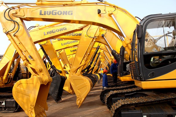 Excavators made by LiuGong Machinery Co Ltd in Liuzhou, the Guangxi Zhuang autonomous region. (Photo/China Daily by Huo Yan) Excavators made by LiuGong Machinery Co Ltd in Liuzhou, the Guangxi Zhuang autonomous region. (Photo/China Daily by Huo Yan)
