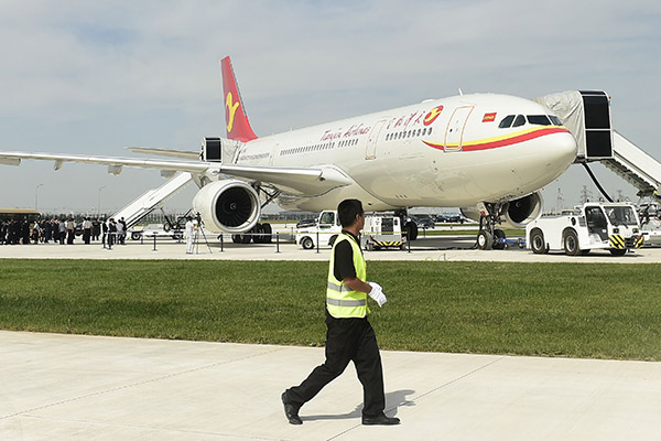 The first European and Chinese made wide-body A330 aircraft is delivered to Tianjin Airlines on Wednesday. (Jia Lei/for China Daily) The first European and Chinese made wide-body A330 aircraft is delivered to Tianjin Airlines on Wednesday. (Jia Lei/for China Daily)