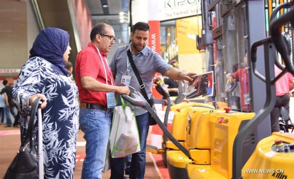 Foreign buyers select forklift at the China Import and Export Fair, also known as the Canton Fair, in Guangzhou, south China's Guangdong Province, Oct. 15, 2017. China's largest trade fair concluded its 122nd session on Saturday in Guangdong Province, with more foreign buyers and more deals. Export turnover reached 30.2 billion U.S. dollars, up 8.2 percent year on year. A total of 191,950 buyers from 213 countries and regions attended the fair, up by 3.4 percent, according to fair spokesman Xu Bing. (Xinhua/Lu Hanxin) Foreign buyers select forklift at the China Import and Export Fair, also known as the Canton Fair, in Guangzhou, south China's Guangdong Province, Oct. 15, 2017. China's largest trade fair concluded its 122nd session on Saturday in Guangdong Province, with more foreign buyers and more deals. Export turnover reached 30.2 billion U.S. dollars, up 8.2 percent year on year. A total of 191,950 buyers from 213 countries and regions attended the fair, up by 3.4 percent, according to fair spokesman Xu Bing. (Xinhua/Lu Hanxin)