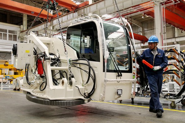 An assembly line at automobile manufacturer Foton's factory in Zhangjiakou, Hebei province. CHEN XIAODONG/CHINA DAILY An assembly line at automobile manufacturer Foton's factory in Zhangjiakou, Hebei province. CHEN XIAODONG/CHINA DAILY