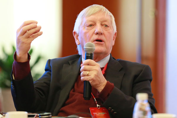 James Sweeney, director of Stanford University's Precourt Energy Efficiency Center, speaks during the forum.(Photo provided to chinadaily.com.cn) James Sweeney, director of Stanford University's Precourt Energy Efficiency Center, speaks during the forum.(Photo provided to chinadaily.com.cn)