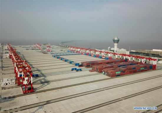 Photo taken on Dec. 10, 2017 shows the Phase IV of Shanghai Yangshan Deep Water Port in Shanghai, east China. (Xinhua/Ding Ting) Photo taken on Dec. 10, 2017 shows the Phase IV of Shanghai Yangshan Deep Water Port in Shanghai, east China. (Xinhua/Ding Ting)